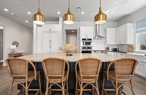 Kingsland House | Waterhouse at LBJ Residence III, 6 King Bedrooms, Pool/Spa, Boat/PWC Lift, Slide