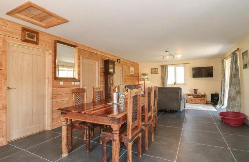 Fiddington House | Watermead Lodge