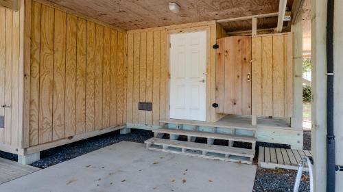 Waves Apartment | Watermen's Cabana 2B - 2-Bed, 1-Bath - Walk To BEACH Access & PET Friendly!