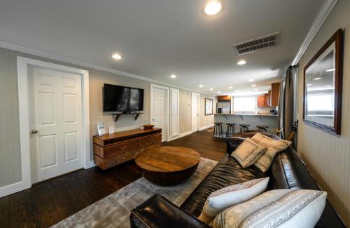 Waves House | Watermen's Hideout - Waterfront 2-Bed, 1-Bath Cottage with HOT TUB & Private Dog Run!