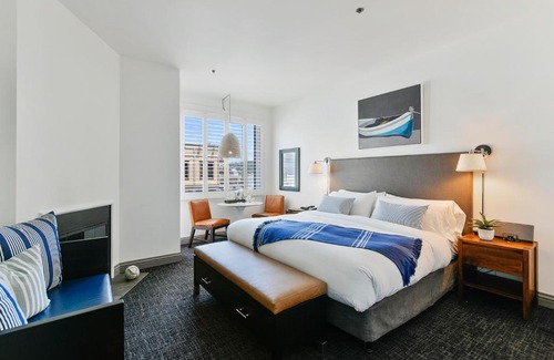 Belvedere Tiburon Hotel | Waters Edge