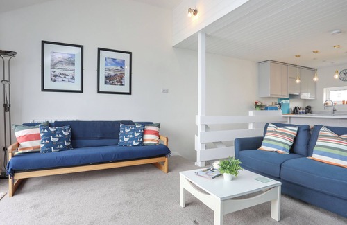 Y Felinheli House | WATERS EDGE (YMYL Y DWR), family friendly in Y Felinheli