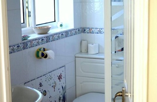 Barton-on-Sea Bed & Breakfast | Watersedge Guest House
