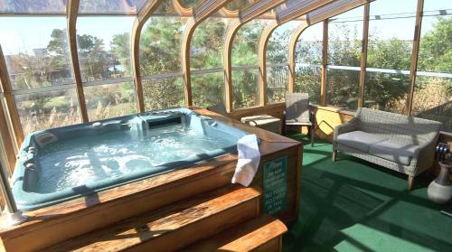 Chincoteague Hotel | Waterside Inn