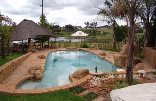 Piet Retief Cabin | Waterside Lodge CC