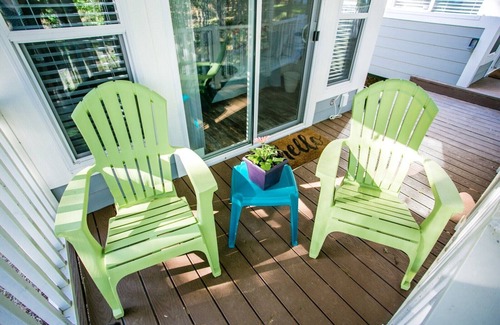 Steele Creek Cabin | Waterview Studio Cabin with Private Porch- #28