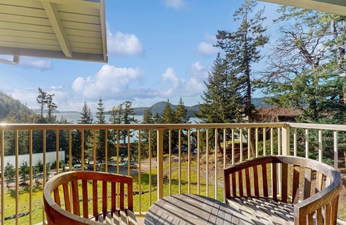 Rosario Apartment | Waterview Studio near Moran State Park and Rosario Marina
