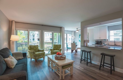 Sea Pines Apartment | Waterview Suite - Walk to Harbourtown