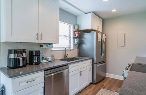 Sea Pines Apartment | Waterview Suite - Walk to Harbourtown