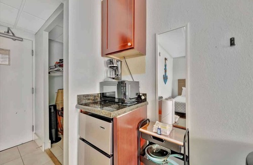 Ruskin Apartment | Waterview Suite | Pool, Tennis, Beach, Hot Tub!