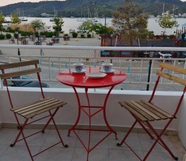 Galatas Apartment | Waterway view