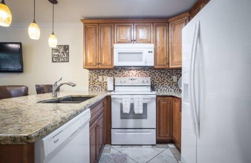 New Braunfels House | Waterwheel Hideaway - Cozy Condo for 6 with Resort-style Amenities