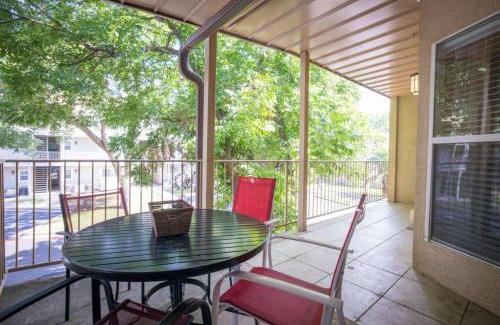 New Braunfels House | Waterwheel Hideaway - Cozy Condo for 6 with Resort-style Amenities