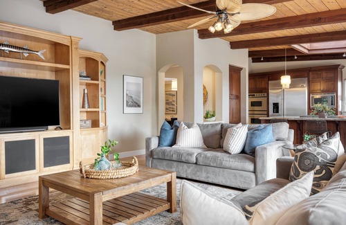 Solana Beach House | Wavebreak by AvantStay | Close to Beaches/Surfing
