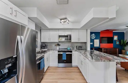 Jensen Beach House | Waveland House in Jensen Beach: minutes to beaches, parks, marina and downtown