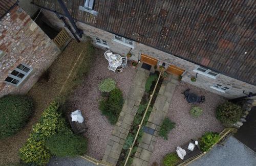 Axbridge House | Wavering