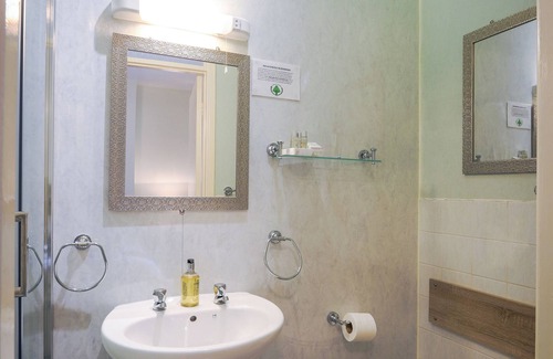 Minehead Bed & Breakfast | Waverley Bed & Breakfast