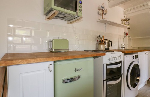 Port Isaac Cottage | WAVES END, family friendly, character holiday cottage in Port Isaac
