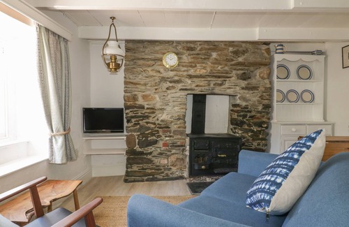 Port Isaac Cottage | WAVES END, family friendly, character holiday cottage in Port Isaac