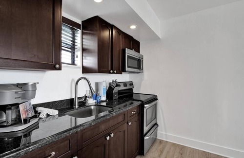 North Beach Apartment | WAVES ON WALNUT