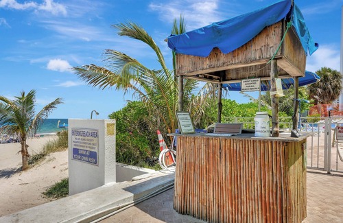 Bermuda Riviera Apartment | Waveside Getaway