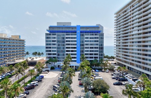 Bermuda Riviera Apartment | Waveside Getaway