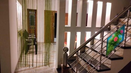 Vellamunda Villa | Wayanadan Mountain View service villa