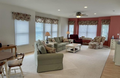 Wildwood Crest Apartment | WC127 West Aster Road