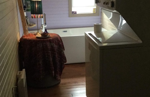 Gracefield Cottage | We are offering a cozy and confortable cottage ideal for two.