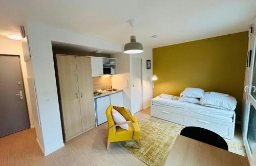 Barbatre Apartment | We Live In R - Suite 101