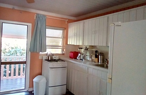 Governor's Harbour Apartment | "We Make Your Stay In The Bahamas Both Comfortable and Affordable"
