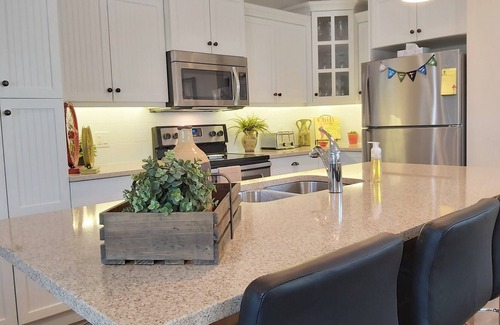 Okanagan-Similkameen House | *We're exempt from BC short term rental regulations! Right next to the pools