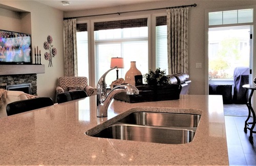 Okanagan-Similkameen House | *We're exempt from BC short term rental regulations! Right next to the pools