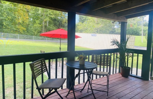 Gatlinburg - Pigeon Forge Cabin | Wears Valley Cabin….lots of parking.