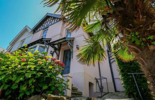 Salcombe House | Wedgwood