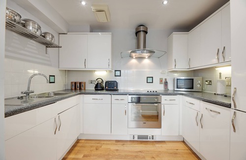 Newcastle-upon-Tyne Apartment | Week2Week Hosted Quayside Apartment