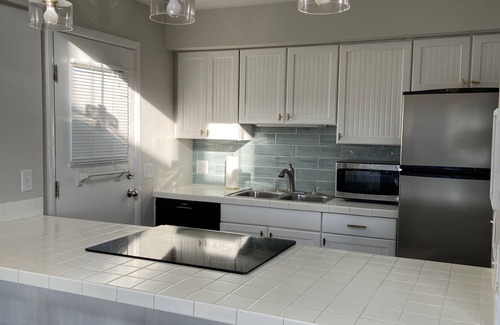 South Beach House | Weekend at Bernie’s! Thurs - Thurs rentals! Avoid weekend ferry tram traffic!