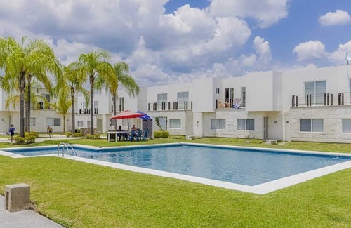 Yautepec House | Weekend House Prados | Swimming pool & garden