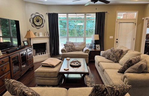Oxford House | Weekend Rental for Ole Miss Football/Baseball, Graduation, Double Decker & More!