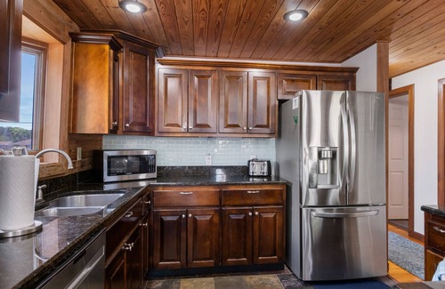 Weeki Wachee Gardens Ski Chalet | Weeki River Lodge Star5Vacations