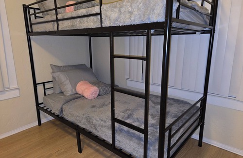 West Little River Bed & Breakfast | Weekly and monthly specials available! Female Only!
