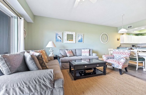 New Smyrna Beach Condo | Weekly Discount! Oceanwalk condo tucked away on the 5th floor. OW14-505