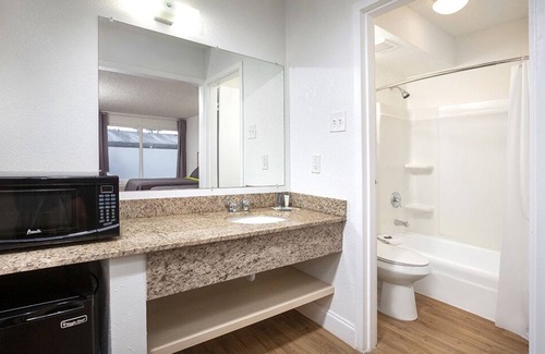Arlington Hotel | Weekly Inn