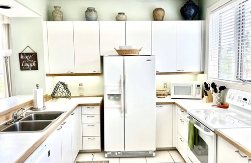 Whitney Beach House | Weekly/Monthly Rental - Spacious Condo In Longboat Key Resort Close To.