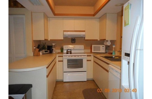 Sarasota Villa | Weekly Rentals/Resort Style Vacation/End Unit/Private Backyard