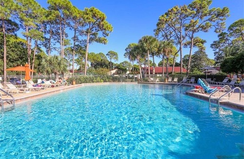 Sarasota Villa | Weekly Rentals/Resort Style Vacation/End Unit/Private Backyard