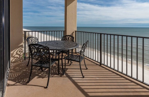 Orange Beach East Condo | WEEKLY SPECIALS! Perfect Location! 2 Bedroom GULF FRONT