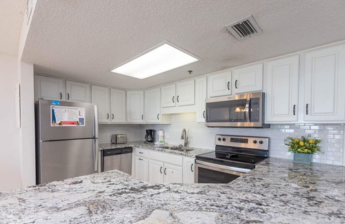 Orange Beach Condo | *WEEKLY SPECIALS!* Phoenix VII - 10th Floor - 3 BR with Rsvd Parking