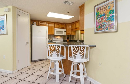 Orange Beach Condo | *WEEKLY SPECIALS!* Phoenix III - 12th Floor - 2 Bedroom