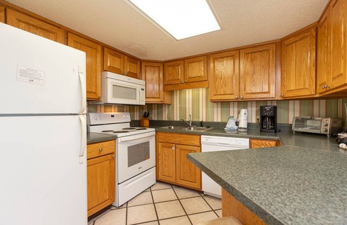 Orange Beach Condo | *WEEKLY SPECIALS!* Phoenix III - 12th Floor - 2 Bedroom